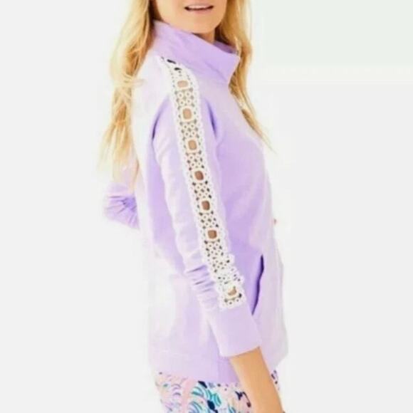 LILLY PULITZER Women’s Skipper Popover Size Medium Peek-A-Boo Lace Sleeve Lilac - Picture 3 of 10